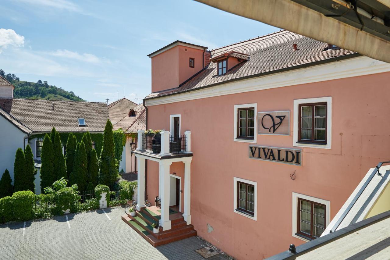 Vivaldi Apartments Mikulov Exteriör bild