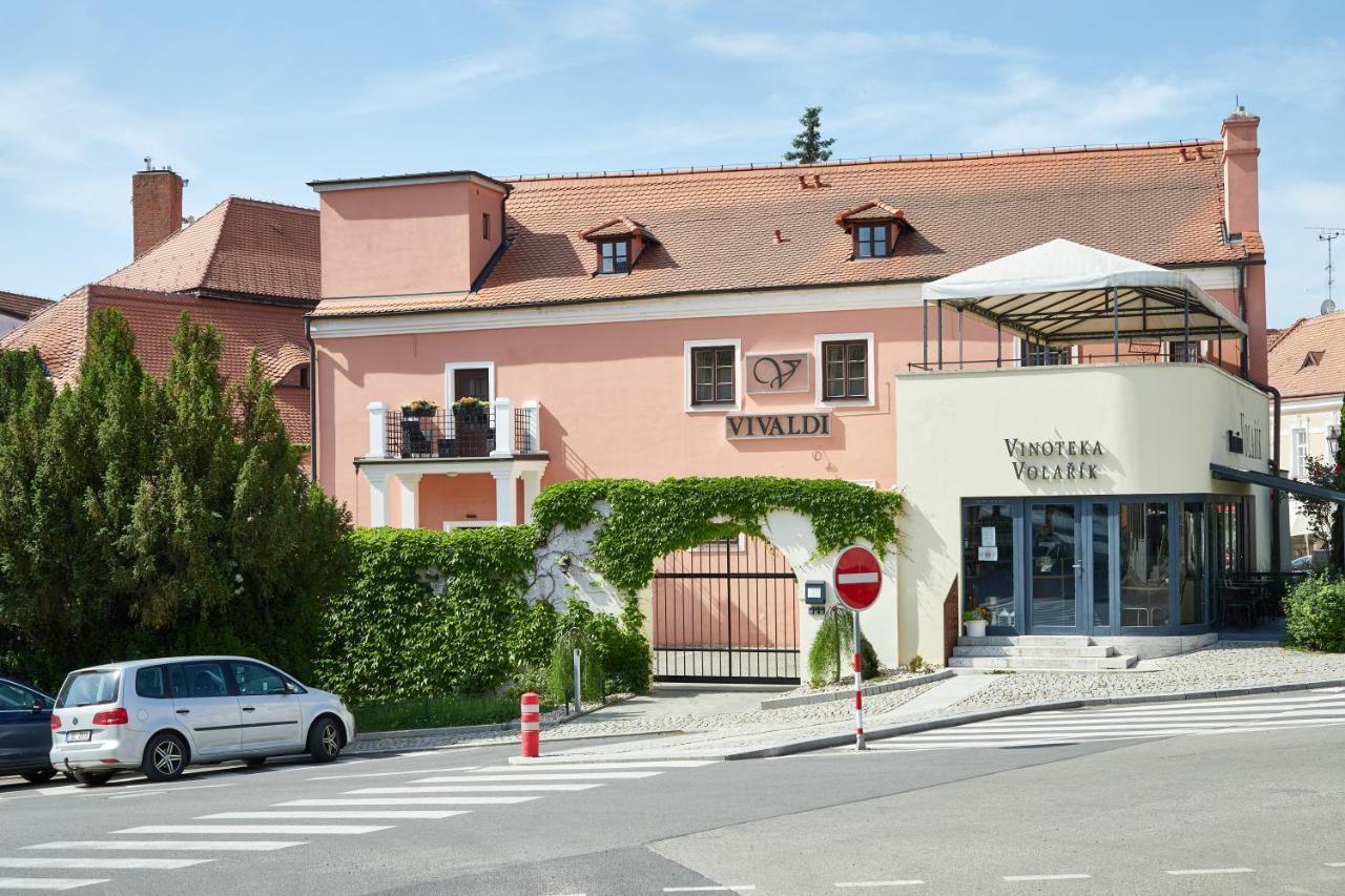 Vivaldi Apartments Mikulov Exteriör bild